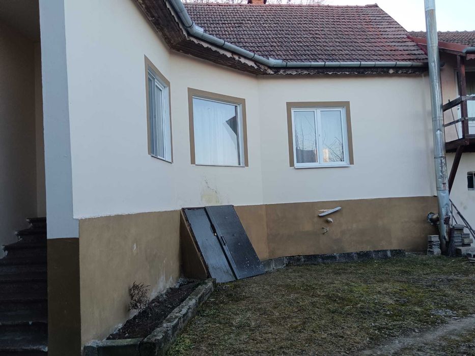 Vand casa cu curte si gradina in Mandra 130.000 euro