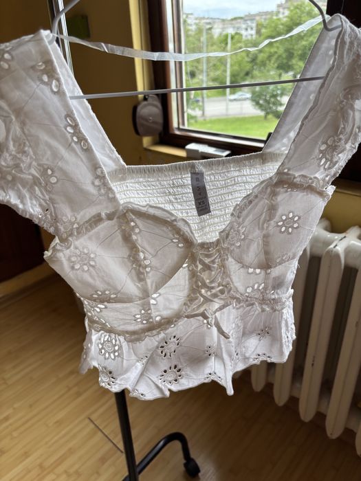 Чисто нов топ Amisu