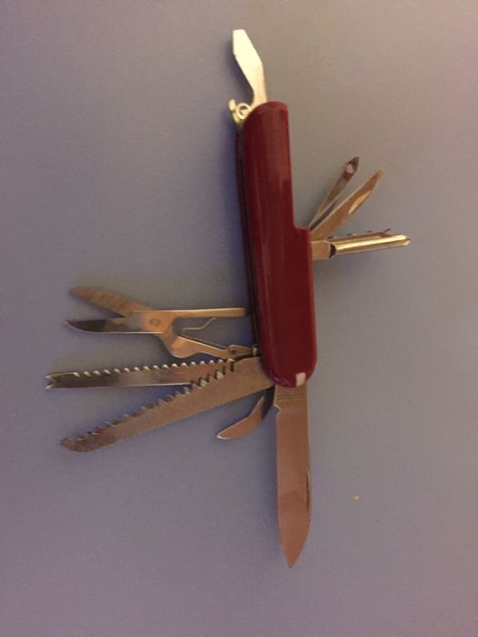 Vind briceag Toneli multifunctional!