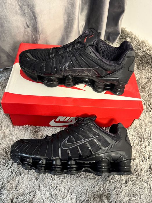 Nike Shox noi…….