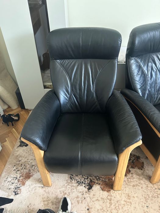 Canapea neagra de piele HIMOLLA