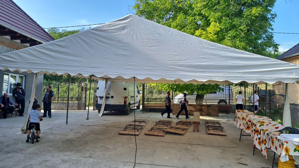 Cort evenimente,  mese, scaune,  Mureș