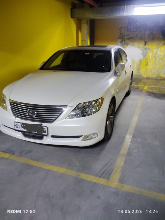 Lexus Ls 460 sotiladi xolati zor 1 qol xaydalgan
