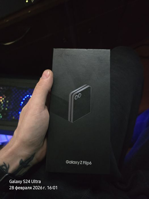 Продам Самсунг z flip 6 12/256