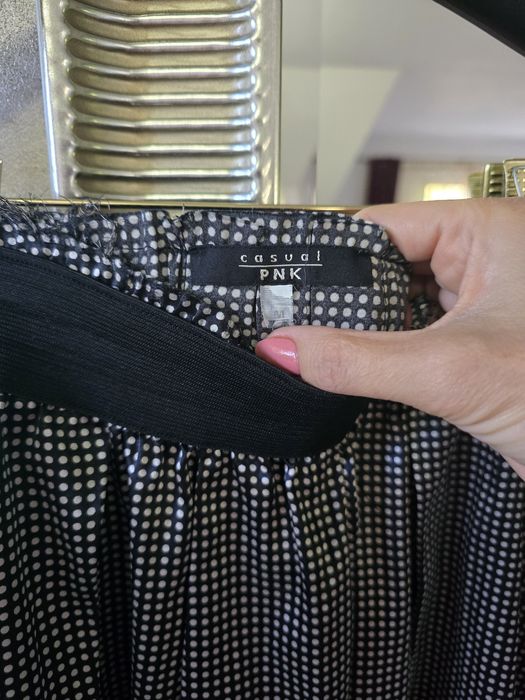 Fusta lejeră, cu buline, din satin, brand de lux PNK casual