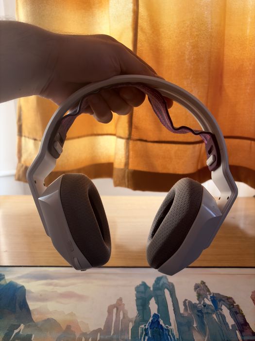 Casti gaming logitech g733