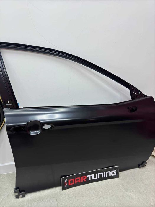 Передняя правая дверь камри 70