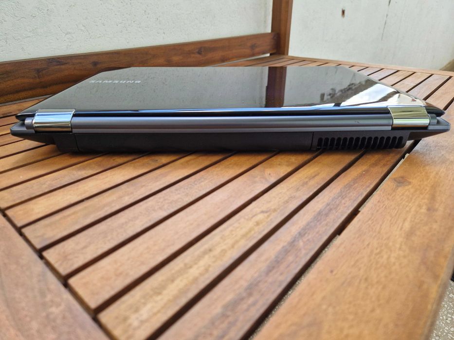 SAMSUNG RF511 | i5 | 8GB RAM | SSD 128GB + HDD 640GB | NVIDIA® GT540M