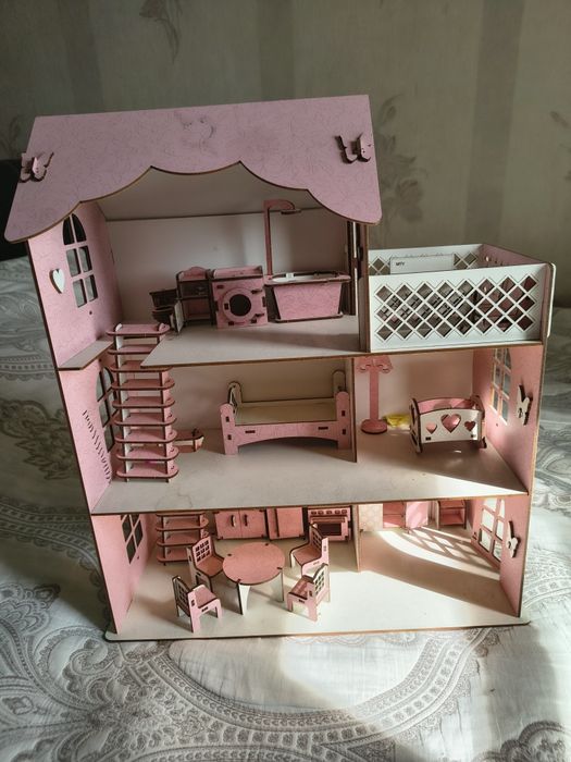Домик с мебелью для кукол