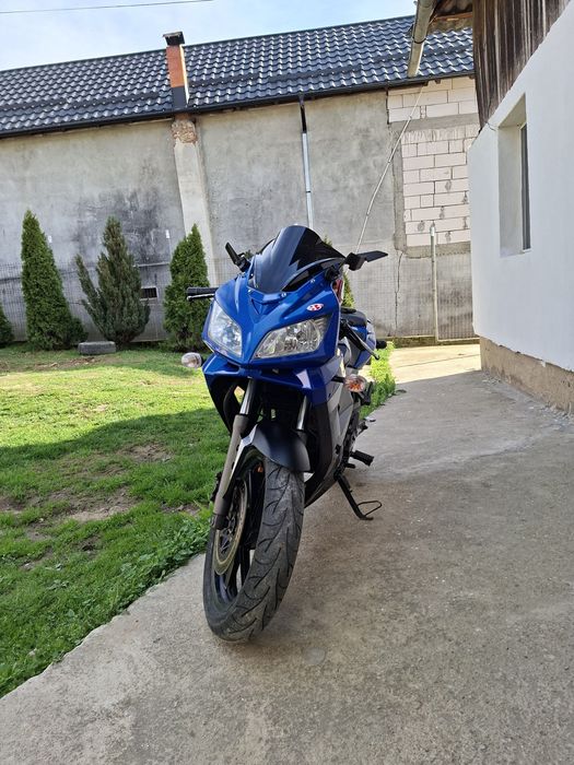 Vând motocicleta kymco quanon 125 2007