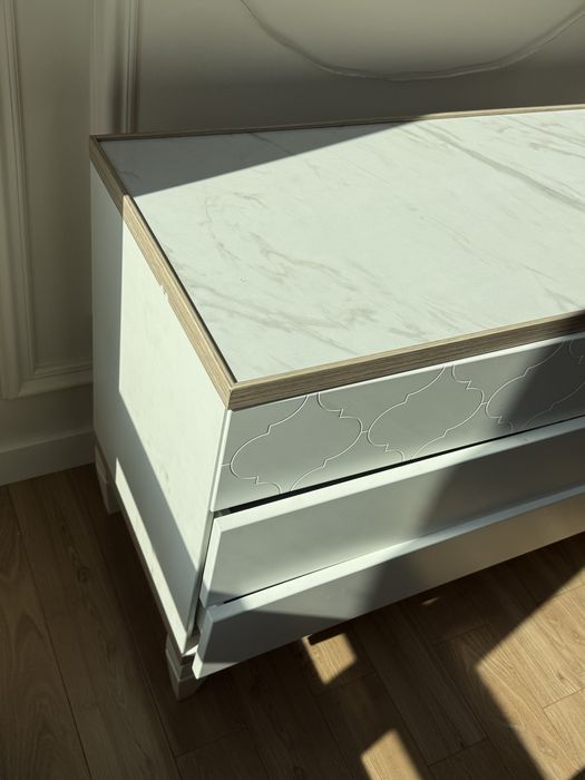 Продаем тумбу с зеркалом