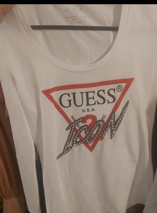 Продавам дрехи на едро