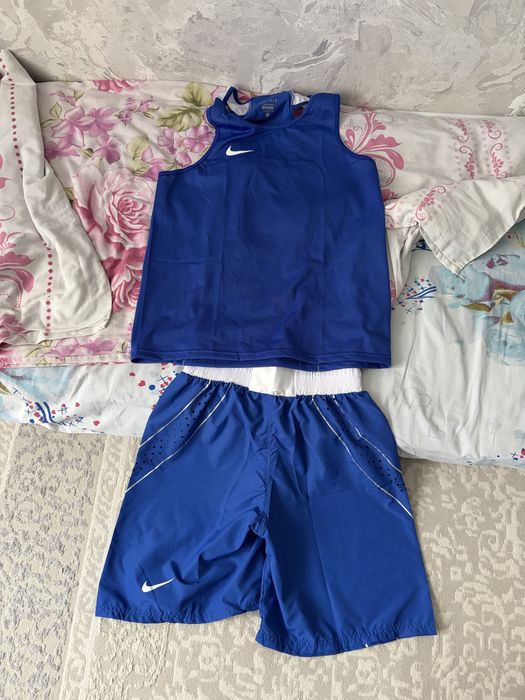 продам форму nike dry fit