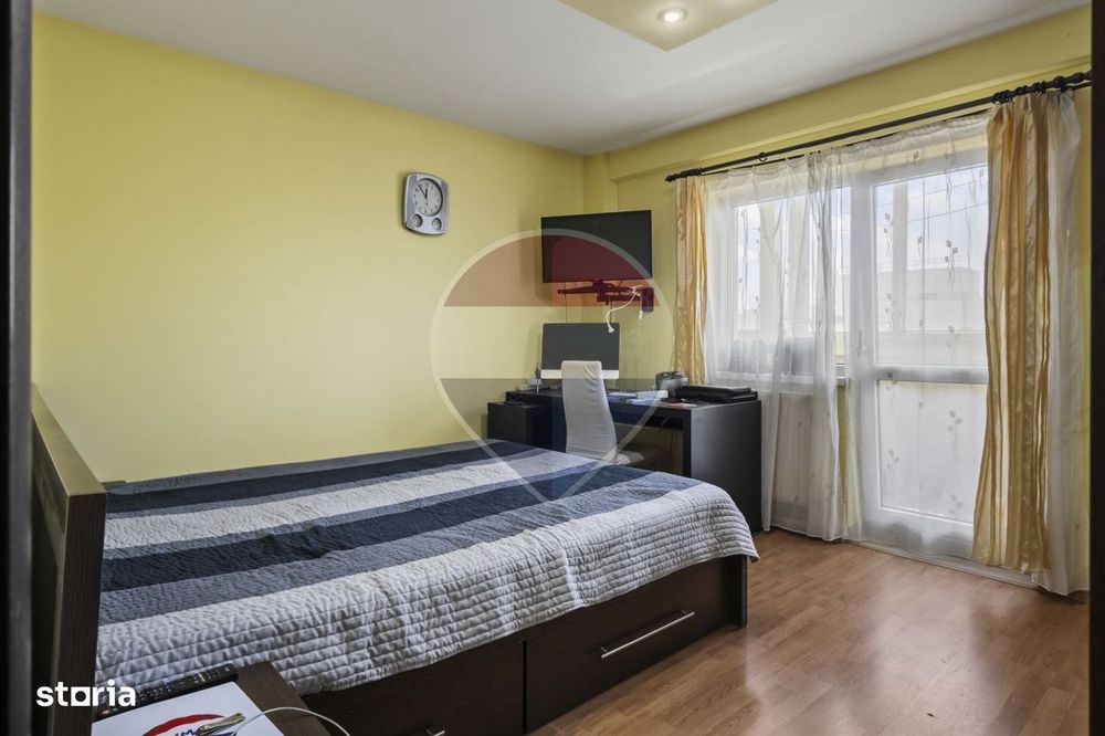 Apartament cu 4 camere de vânzare în zona Sebastian