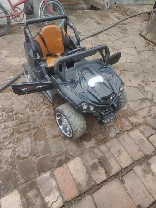 Детская электромашинка