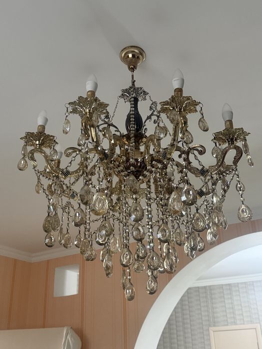 Продам люстры две штуки