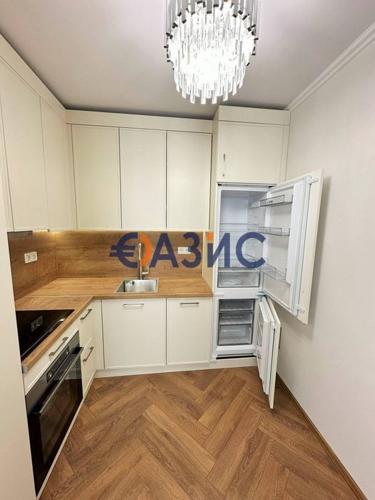 Двустаен апартамент в прекрасен комплекс на първа линия Ипанема Бийч,