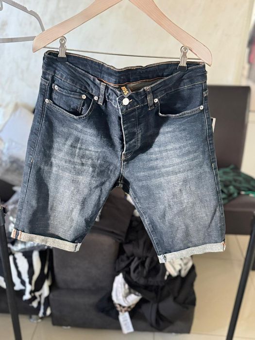 Pantaloni scurti pentru barbati