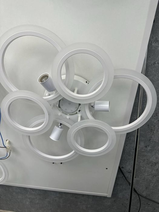 Hit tech led lampa svitilnik bra plafon ustanofka