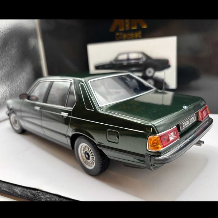 BMW E23 733i 1/18 1977г./тъмнозелен металик/KKscale 1 of 1000