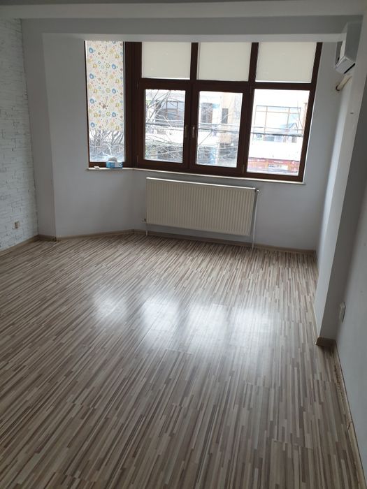 Clădire birouri D-P-3Et zona Trocadero preț  6200 euro