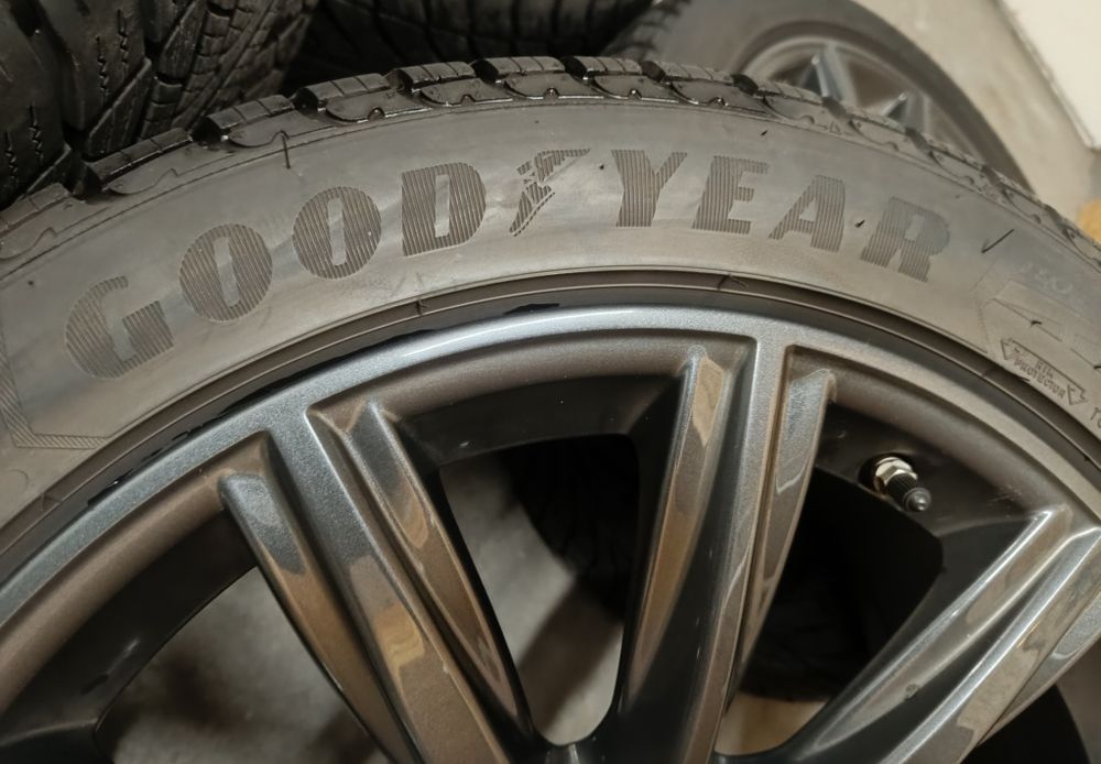 Оригинални джанти 18 цола с гуми зимни за Bmw G30 G31 дот 2022г.
