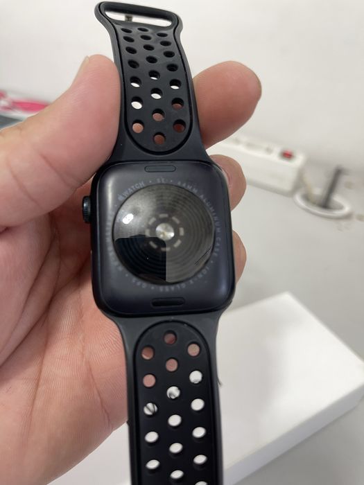 Продам Apple watch SE (Gen 2) 44 mm