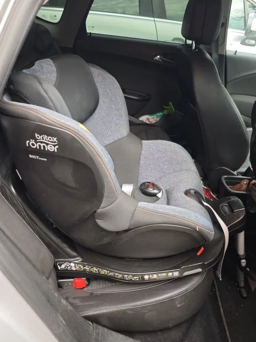 Scaun auto rotativ DUALFIX M Plus Britax Romer, 0-4 ani