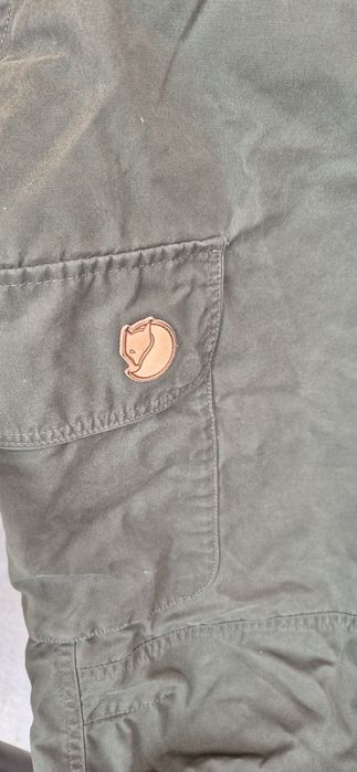Pantaloni Fjallraven marimea 50 sau L, ca noi.