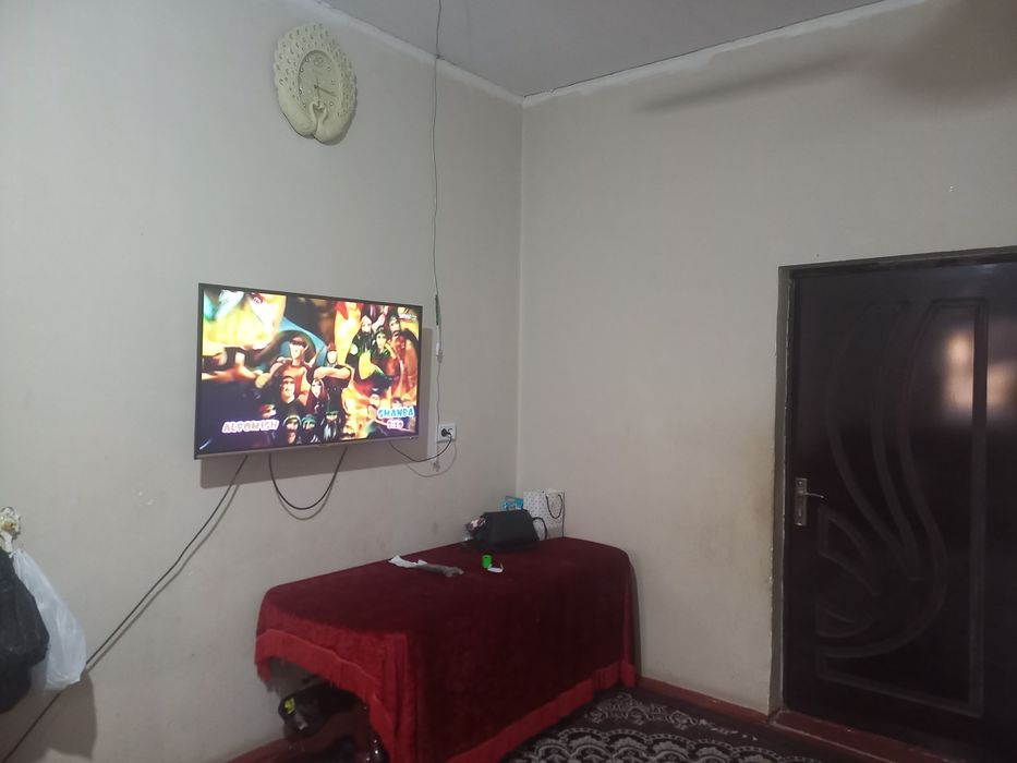 Мирмиронда ховли сотилади 6 сотих, 6 хона, газ, свет, сув. 45 000 &&