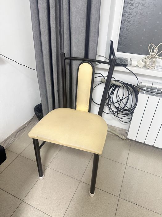 Продам кушетку ,стуля