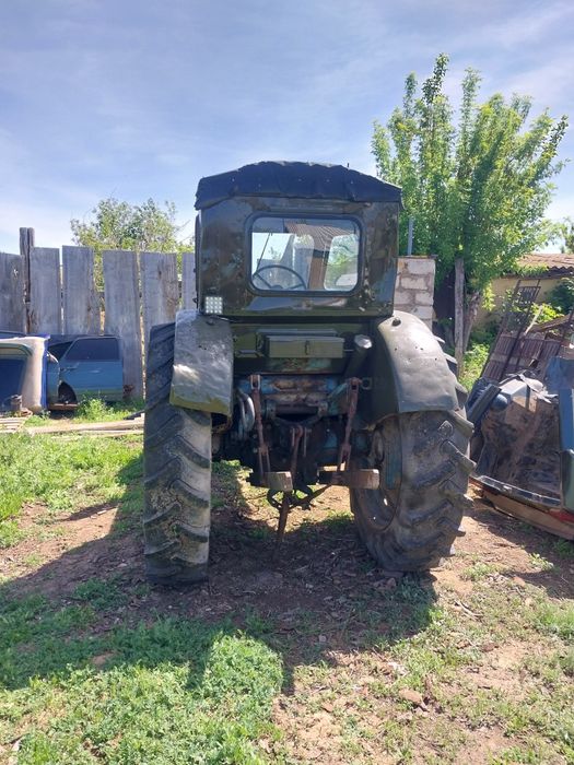 Срочно продам трактор + косилка .грабли.
