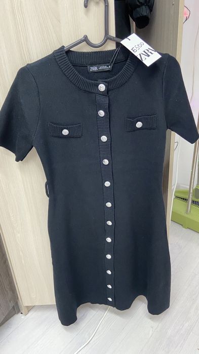 Платье с зара продаю новое