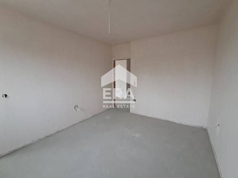 Продава се Двустаен апартамент в Варна, Победа - 68 кв.м за 1765 €/кв.м - Снимка #7