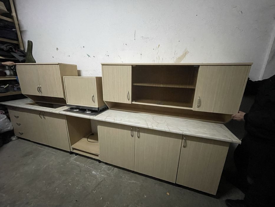 Vand mobila de bucatarie