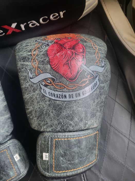 Fairtex handmade ръкавици и каска venum