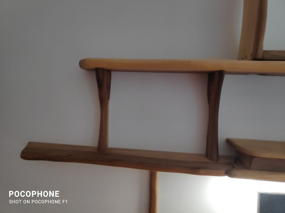 Бюро Плот с рафтове от орех масив