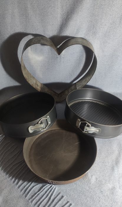 Распродажа посуды. Крышки, форма для выпекания, кастрюля, тазы судочки