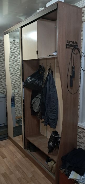 Продам шкаф в прихожую
