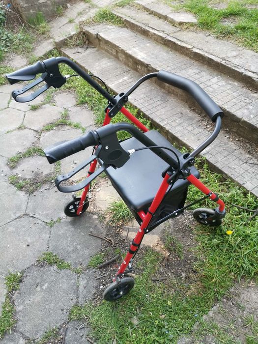 Ролатор за възрастни