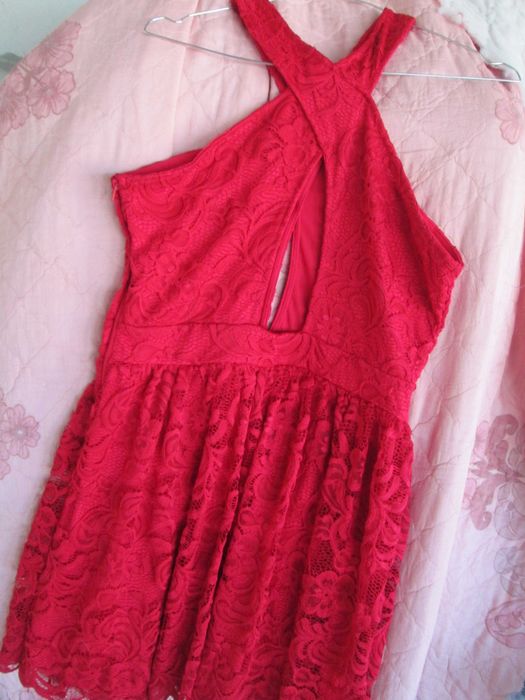 rochie rosie dantelata 40