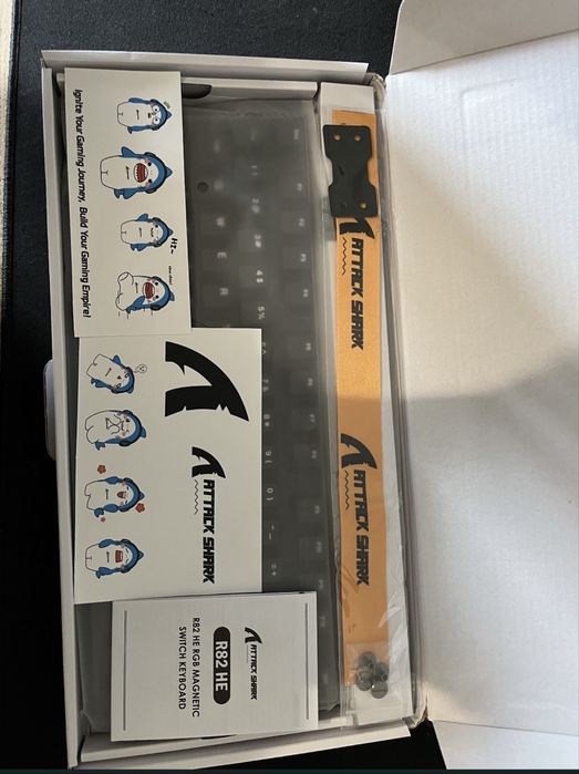 Tastatura Attack Shark R82He magnetica