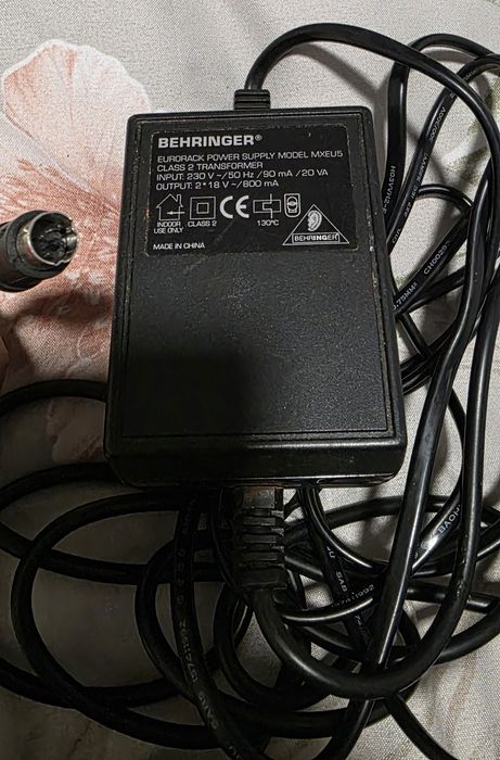 Mixere audio analogice Behringer Xenix 502 si 802 + microfon Sony