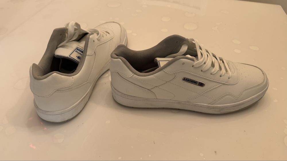 Vand adidasi Ax Boxing A9203-18 marimea 44 ieftin