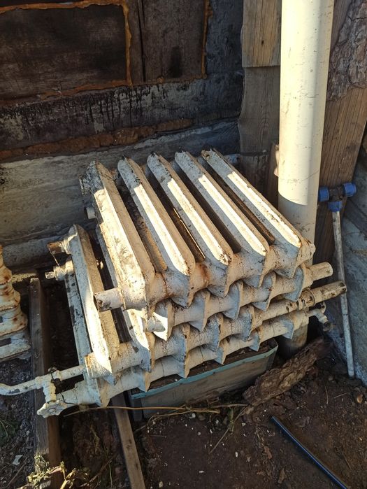 Продам чугунные радиаторы