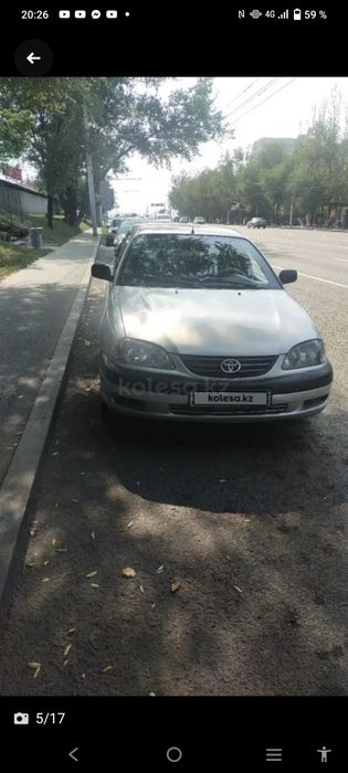 Автомобиль Toyota