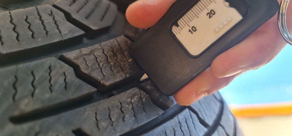 Зимни  гуми 225/45/17 като нови!