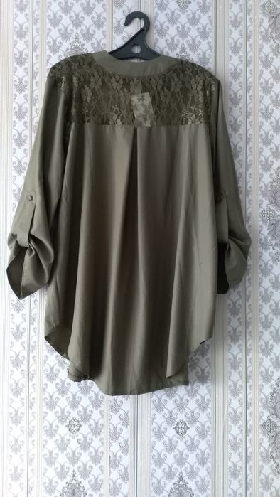 Продам  блузки новые.