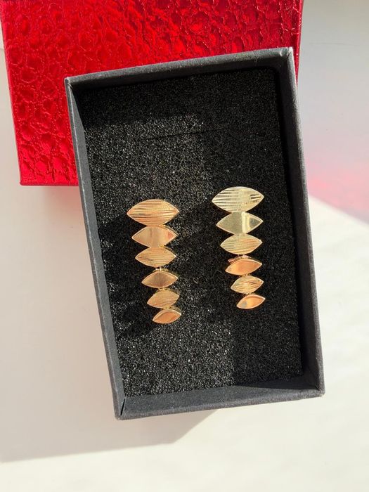 Зотолые сережки 585пробы