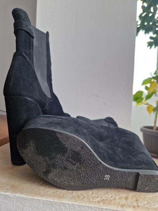 Botine Musette, marimea 38,  piele naturala intoarsa, cu platforma